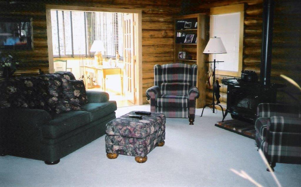Silverwolf Log Chalets Coram Екстериор снимка
