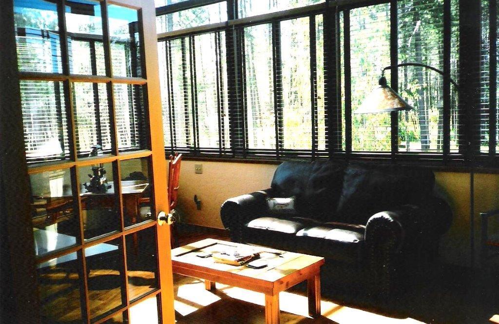 Silverwolf Log Chalets Coram Екстериор снимка