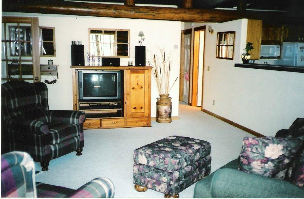 Silverwolf Log Chalets Coram Екстериор снимка