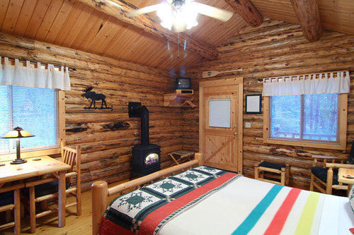 Silverwolf Log Chalets Coram Екстериор снимка